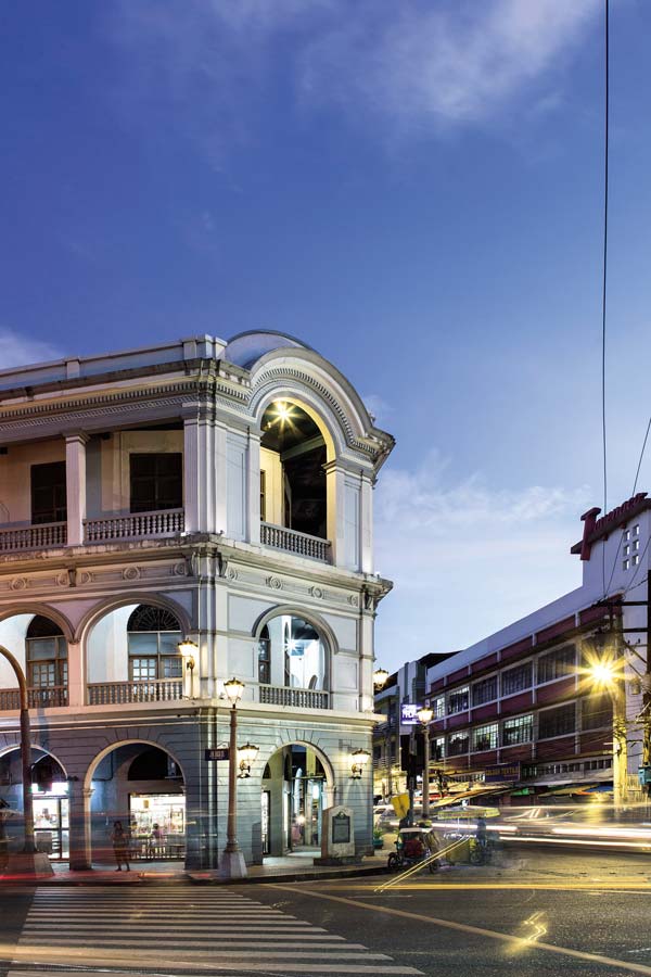 International Hotel built by E.R. Villanueva, on Calle Réal, Iloilo City