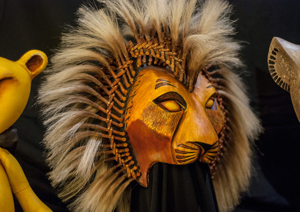Simba mask | Photo by Lawrence Carlos